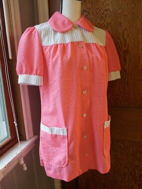 Vintage pink n white uniform tunic Peter pan collar - so fun!